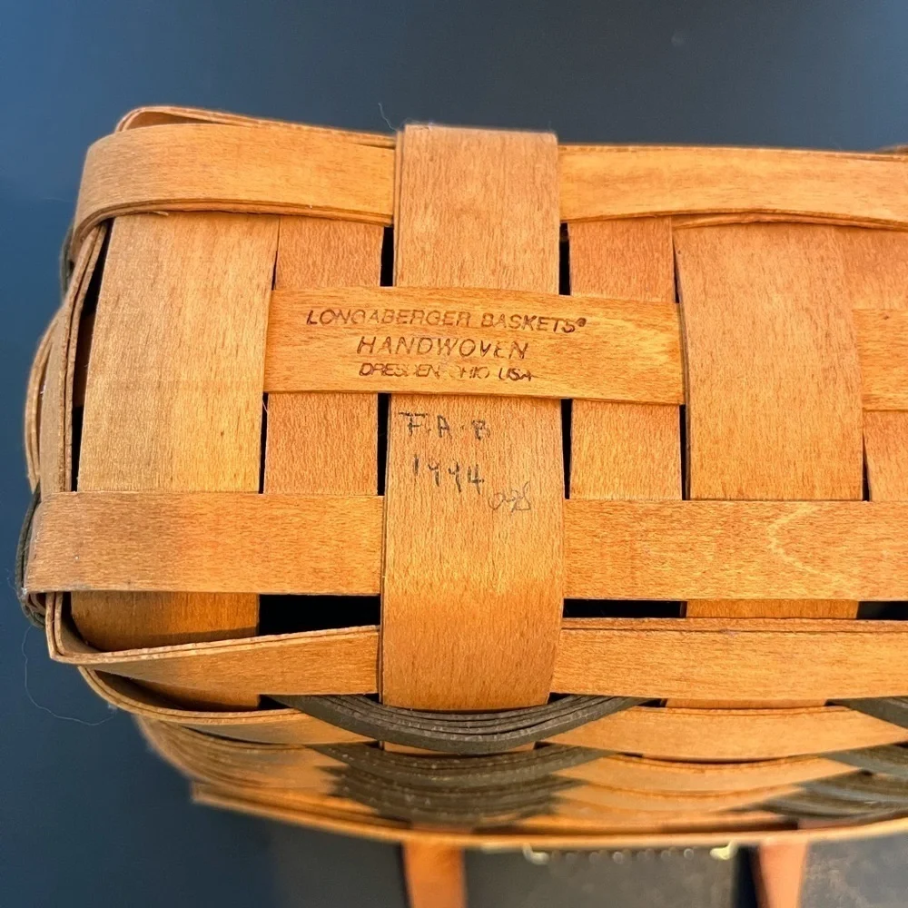 Longaberger Medium Key Basket with Heartland Green Accent Weaves